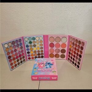 Stitch book Eyeshadow Palette Set.